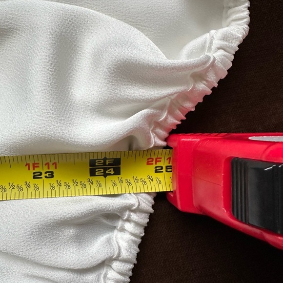 Lauren Vidal Satin White & Black Sleeveless Blouse.Ties In Front Elastic Bottom. - Picture 13 of 13